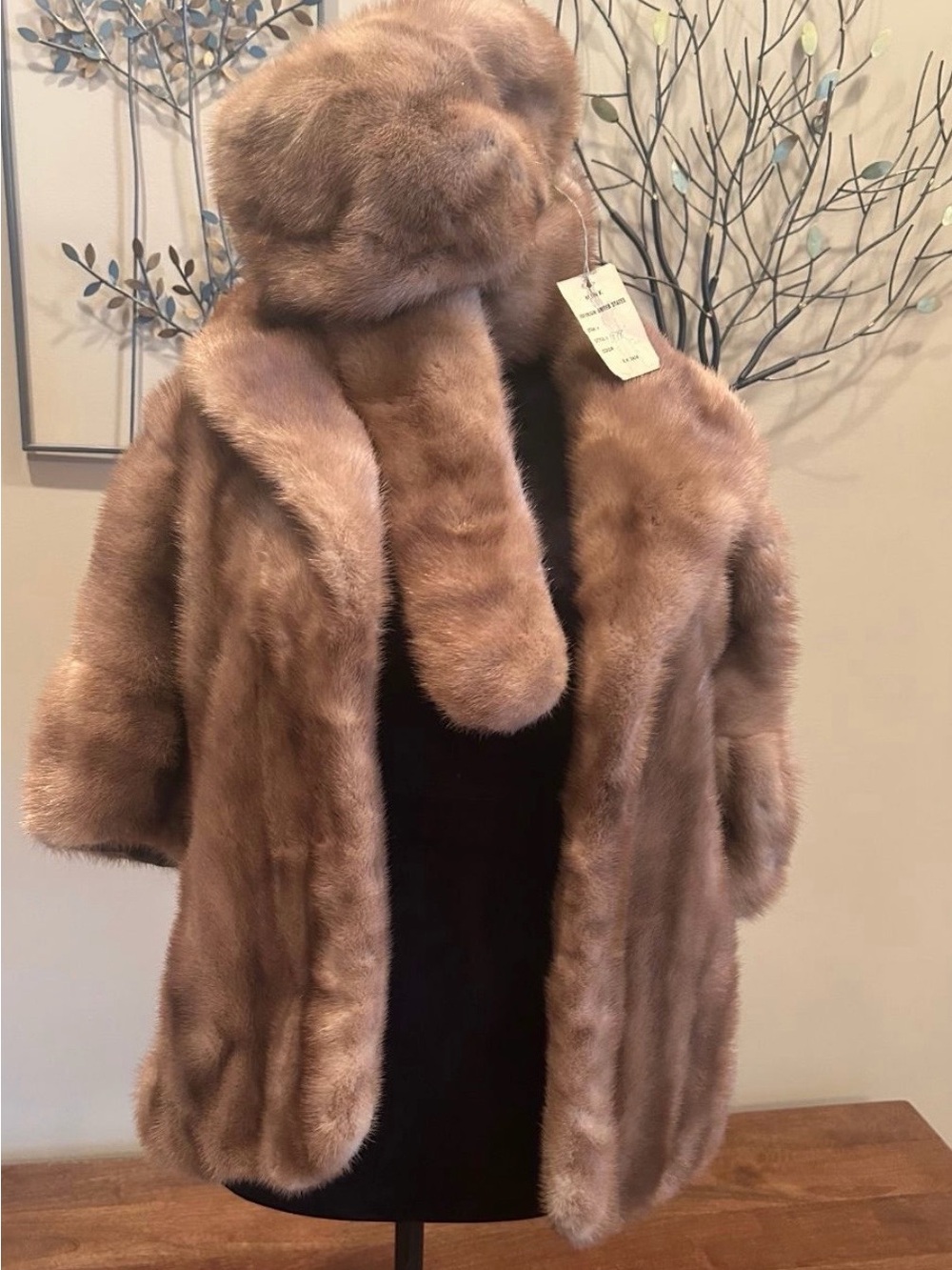 Apricot Hazel, 100% mink, made from 12 minks, hat still has tags, OSFM